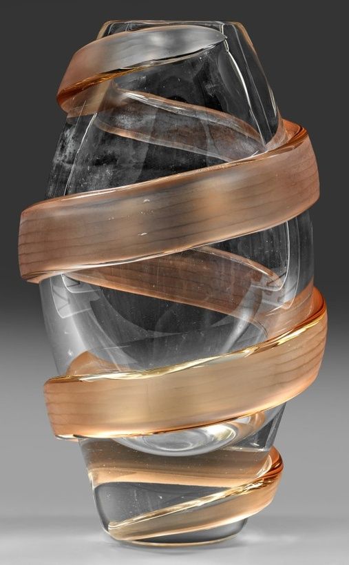 Резная стеклянная ваза "Баттуто", разработанная Карло Скарпа для Венини