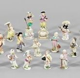 The collection consists of 30 Meissen figures from the series "Dressed-up".