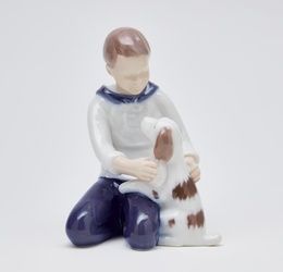 Figure "Boy washing the dog"