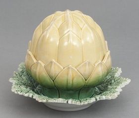 Faience utensil with a lid, Kuznetsov porcelain, Russia