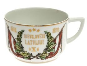 Фарфоровая чашка "Dievs sveti Latviju! 1918-1928"