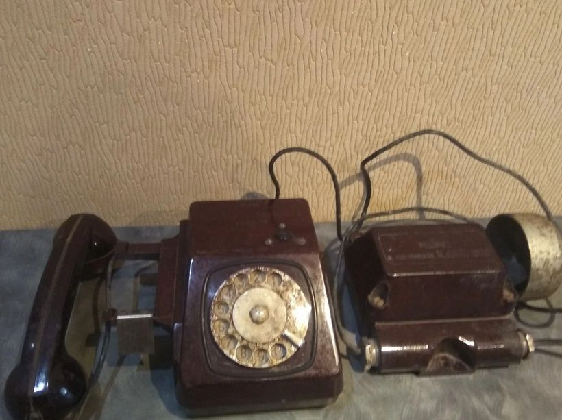 The phone apparatus TAH-B is spark-resistant explosion-proof USSR.