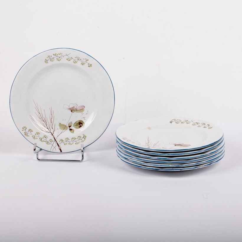 Фарфоровые тарелки с росписью от фабрики Кузнецова