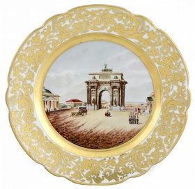 Фарфоровая тарелка с видом Триумфальной арки в Санкт-Петербурге, фабрика Кузнецова, начало XX века