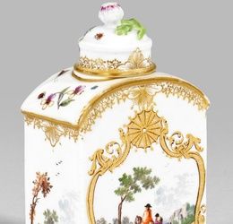 Meissen tea caddy with landscape decoration