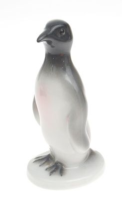 Фигурка "Пингвин" Кузнецова из фарфора, Латвия, 1930-е годы.