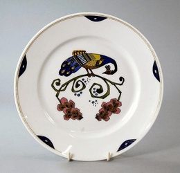 A Russian MS Kuznetsov porcelain dish, c.1910,