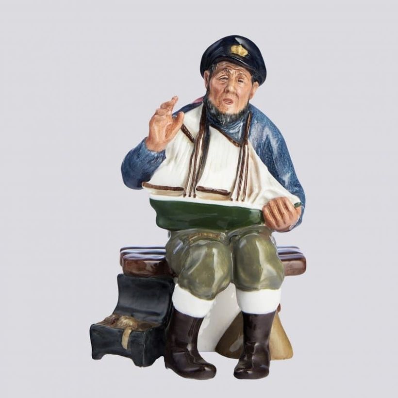 Statuette "Old Sailor with a Boat"