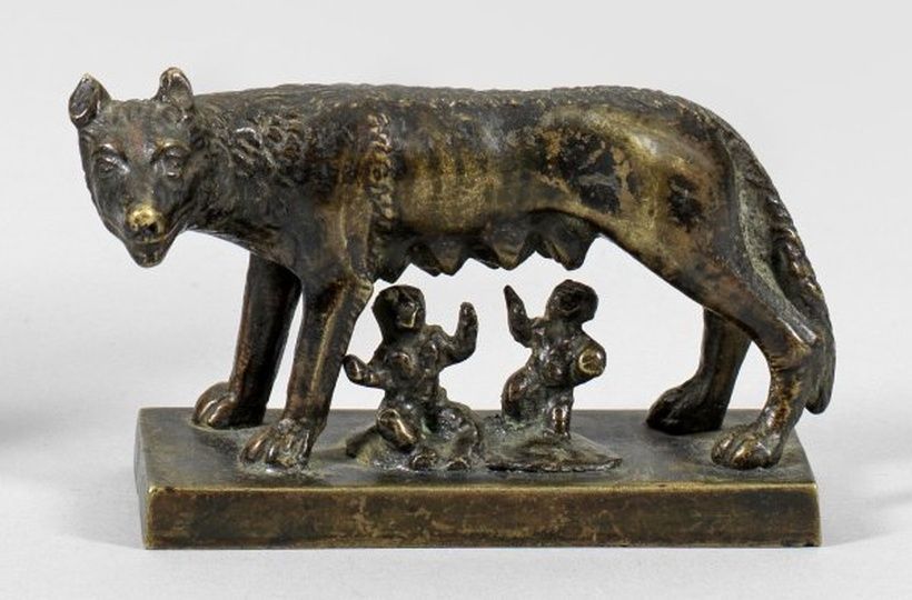 Miniature sculpture of the Capitoline Wolf
