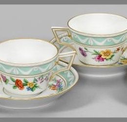 Four soup cups "Kurland" with summery floral decor.