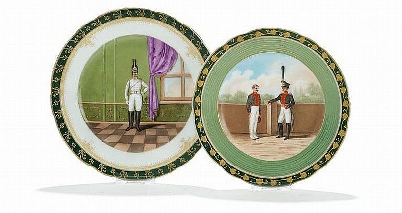 Фарфоровые тарелки с украшением солдатами от Гарднера и Кузнецова, конец 19 века. (2)
