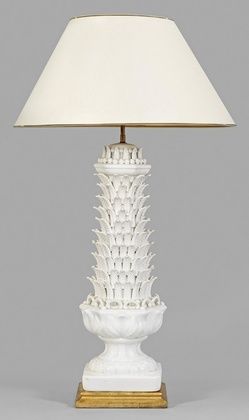 Большая декоративная итальянская белая керамическая настольная лампа
