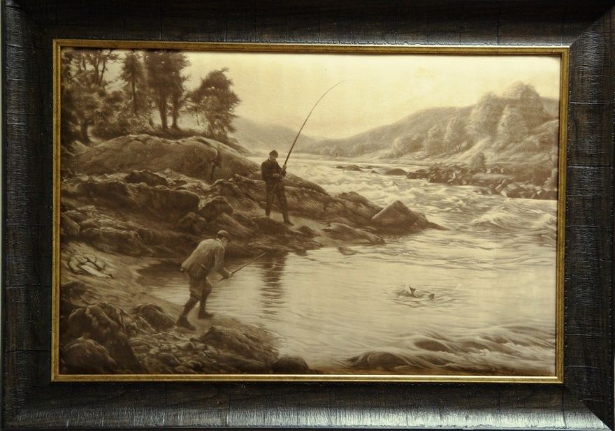Ловля лосося гравюра на натуральной коже 