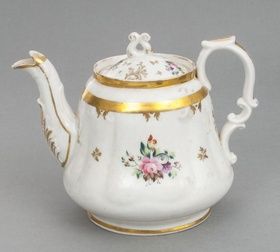 Porcelain tea pot, Kuznetson porcelain factory, Russia