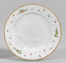 Plate with "Swan Service Decor"