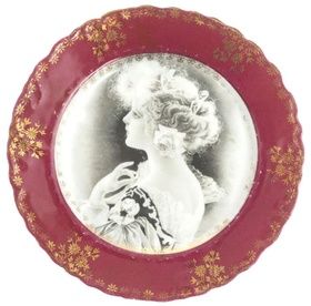Фарфоровая тарелка "Женская" Кузнецова, 20-й век