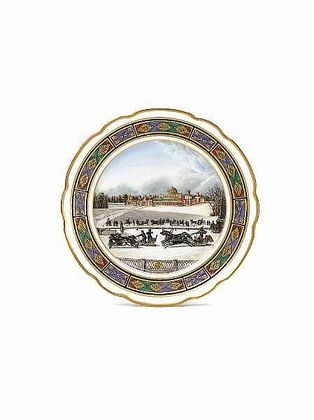 Фарфоровая тарелка с изображением троек, Москва, около 1900 года