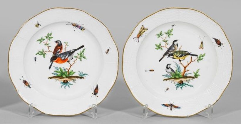 Пара декоративных тарелок с мотивом птицы