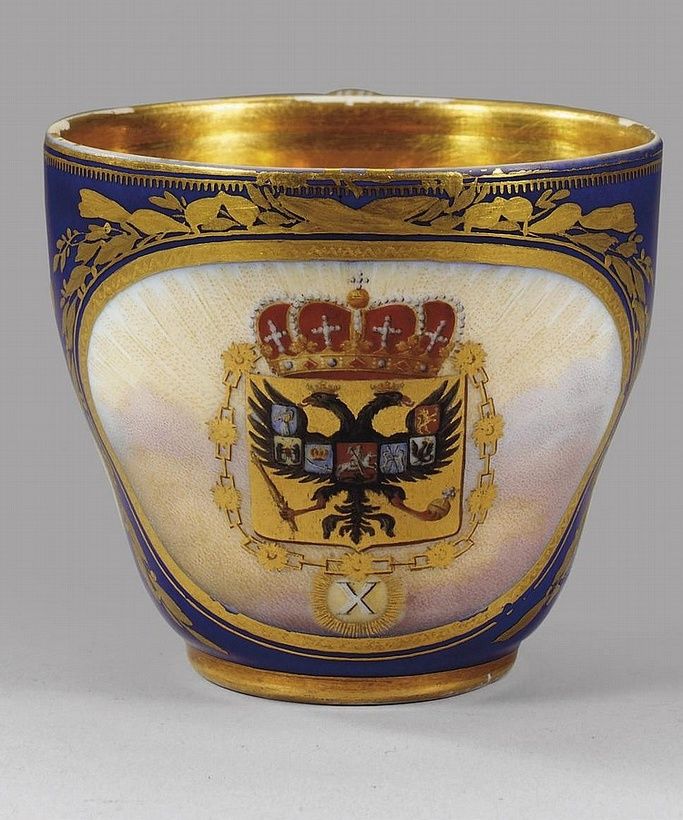 Императорская фарфоровая чашка и блюдце с орлом, 1798 год