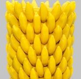 Желтая керамическая ваза