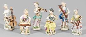 Коллекция из шести фарфоровых фигур "девичьего оркестра"