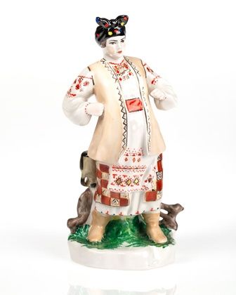 A SOVIET PORCELAIN FIGURE OF 'ODARKA'