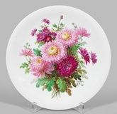 Wall plate with flower painting in the style of