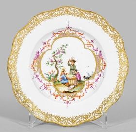 Декоративная тарелка с Китайским орнаментом