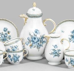 Coffee service with flower decoration