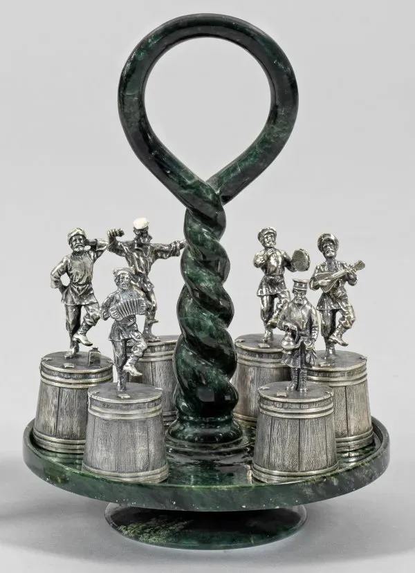 Маленький, декоративный набор для питья