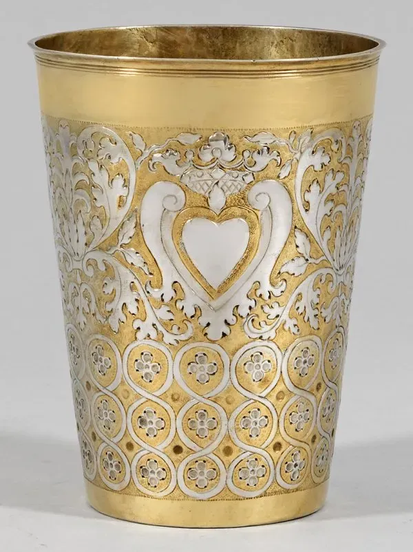 Серебряный стаканчик