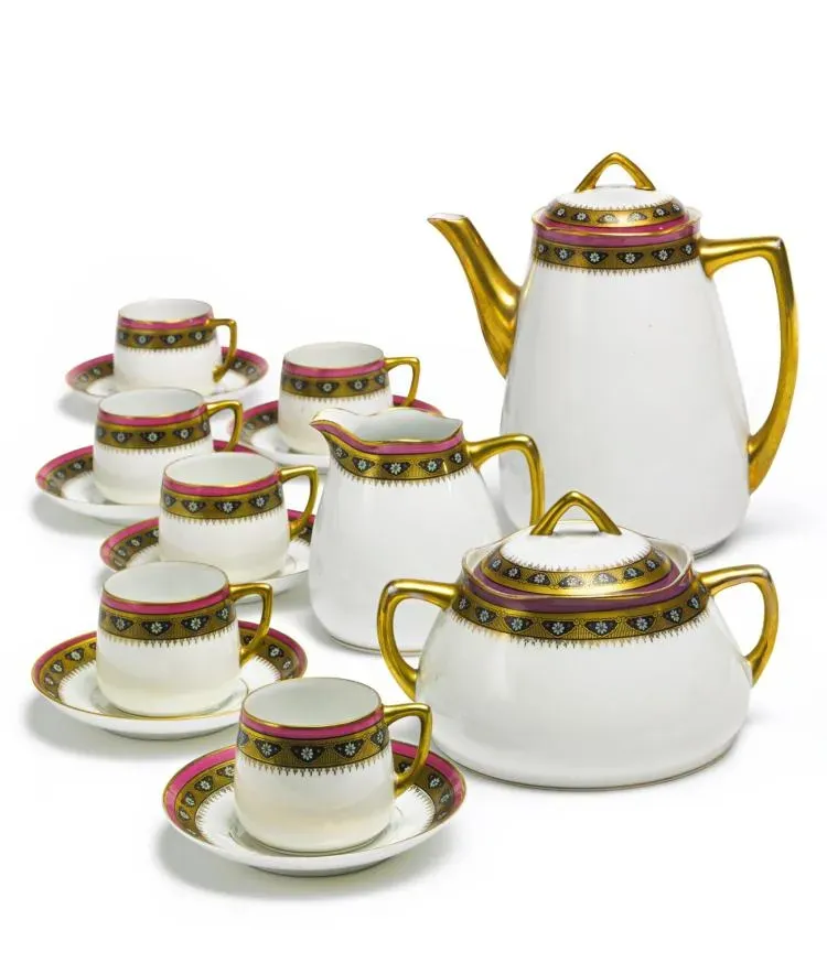 Фарфоровый кофейный сервиз в стиле ар нуво, фабрика М.С. Кузнецова, около 1900 года