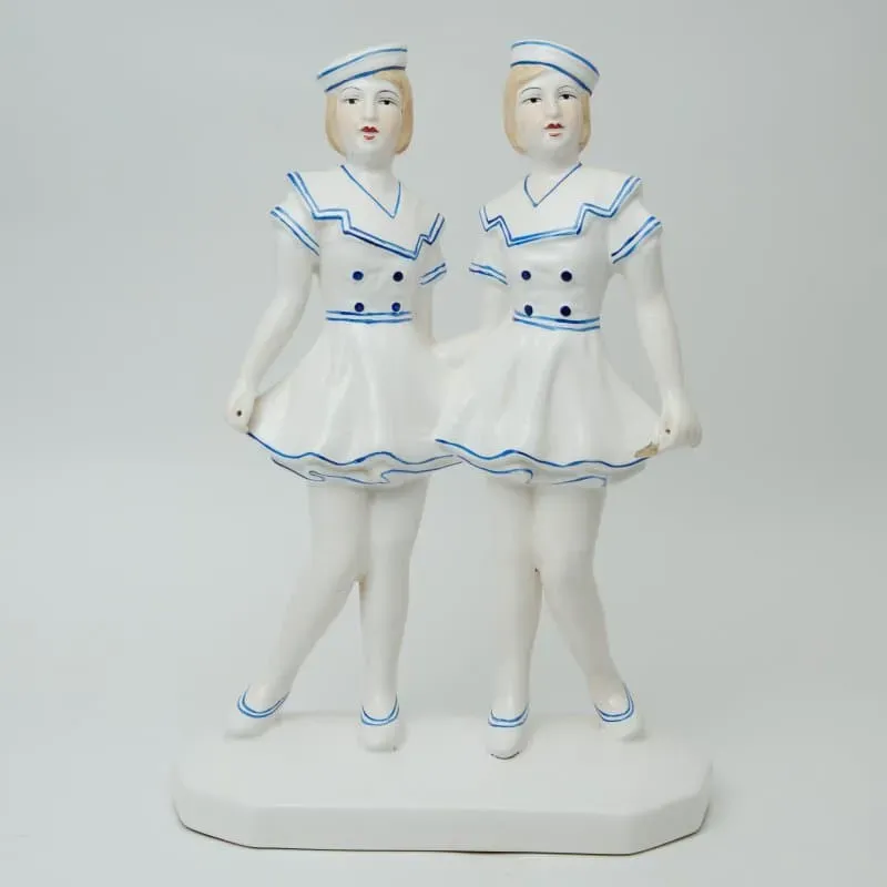 Девочки морячки